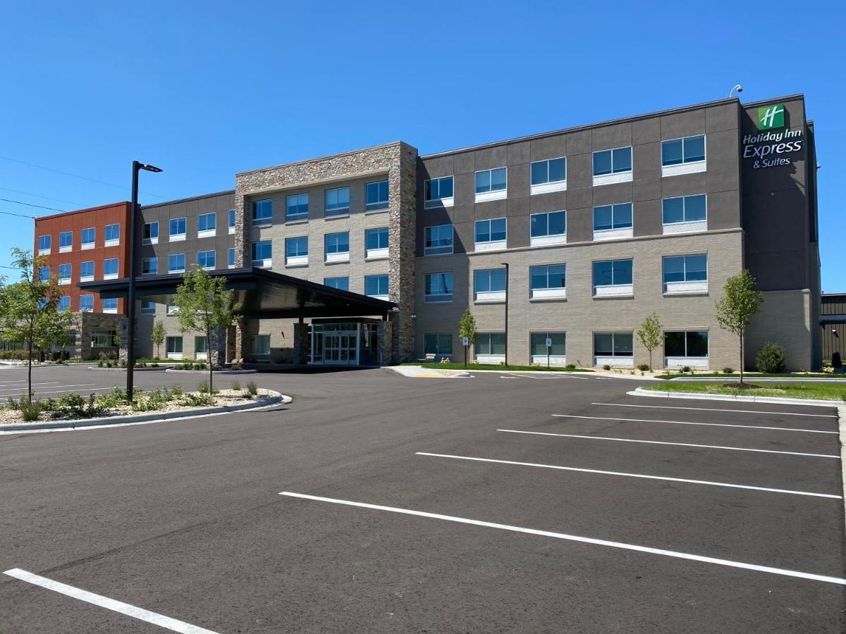 Holiday Inn Express & Suites - Madison West - Middleton By Ihg Exteriör bild