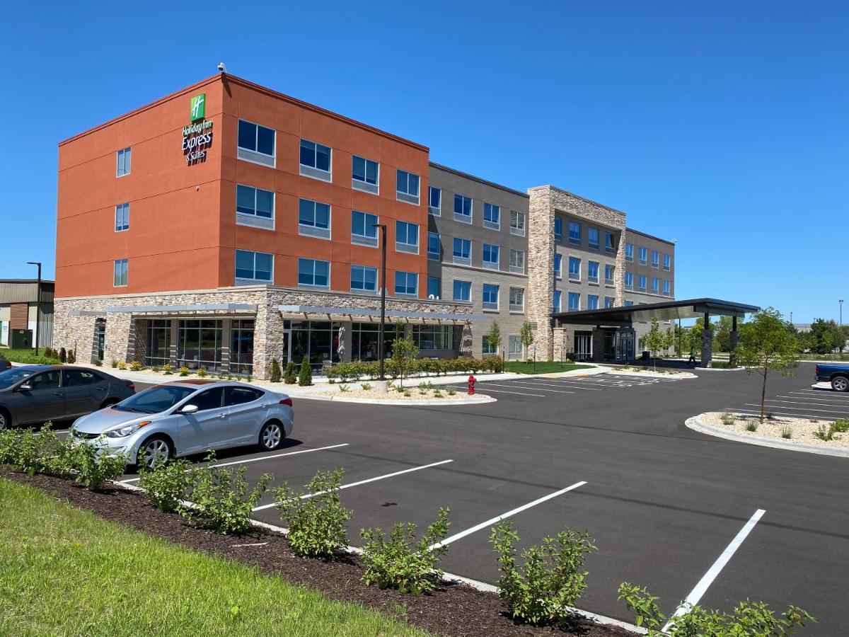 Holiday Inn Express & Suites - Madison West - Middleton By Ihg Exteriör bild
