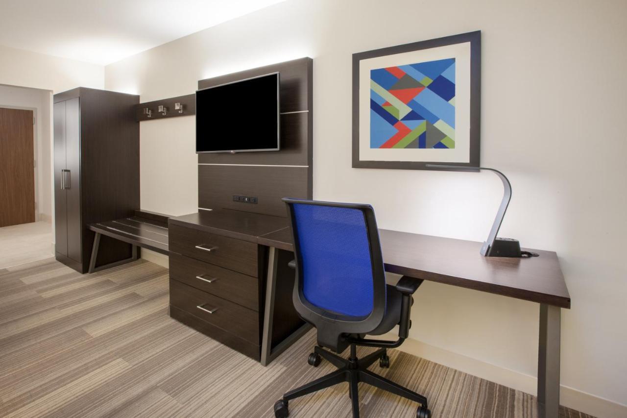 Holiday Inn Express & Suites - Madison West - Middleton By Ihg Exteriör bild