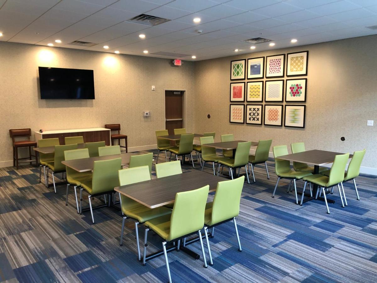 Holiday Inn Express & Suites - Madison West - Middleton By Ihg Exteriör bild