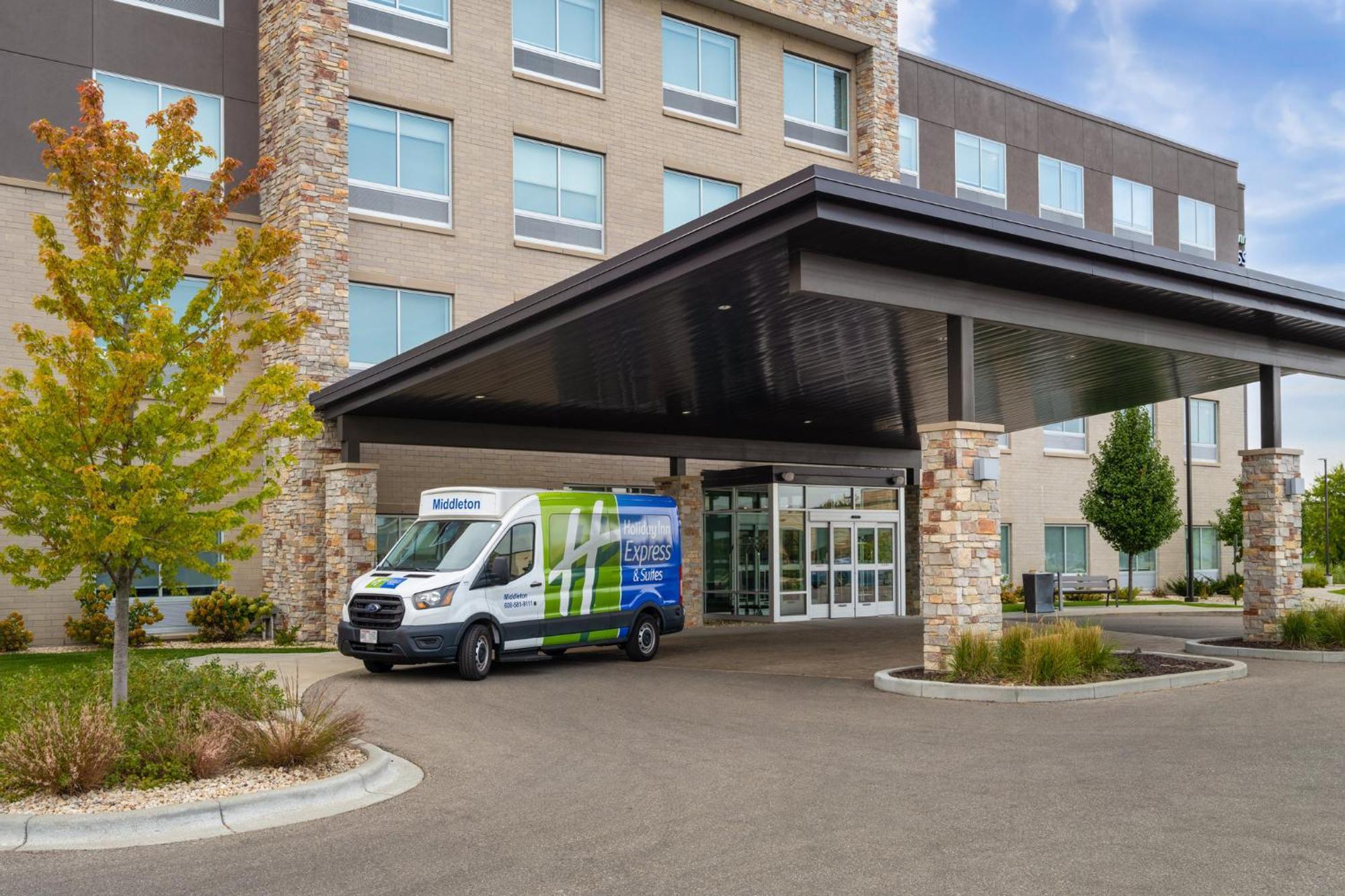 Holiday Inn Express & Suites - Madison West - Middleton By Ihg Exteriör bild