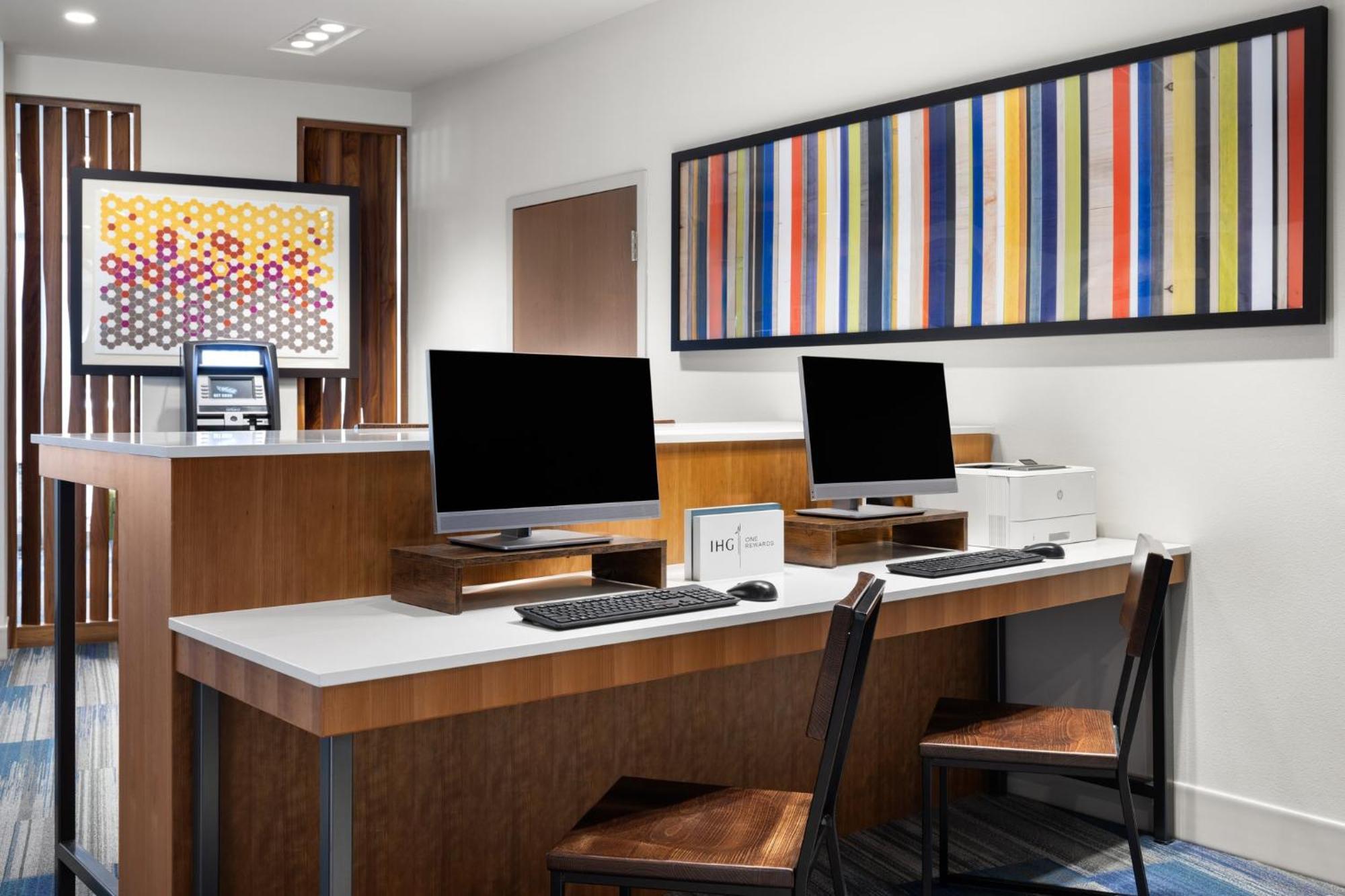 Holiday Inn Express & Suites - Madison West - Middleton By Ihg Exteriör bild