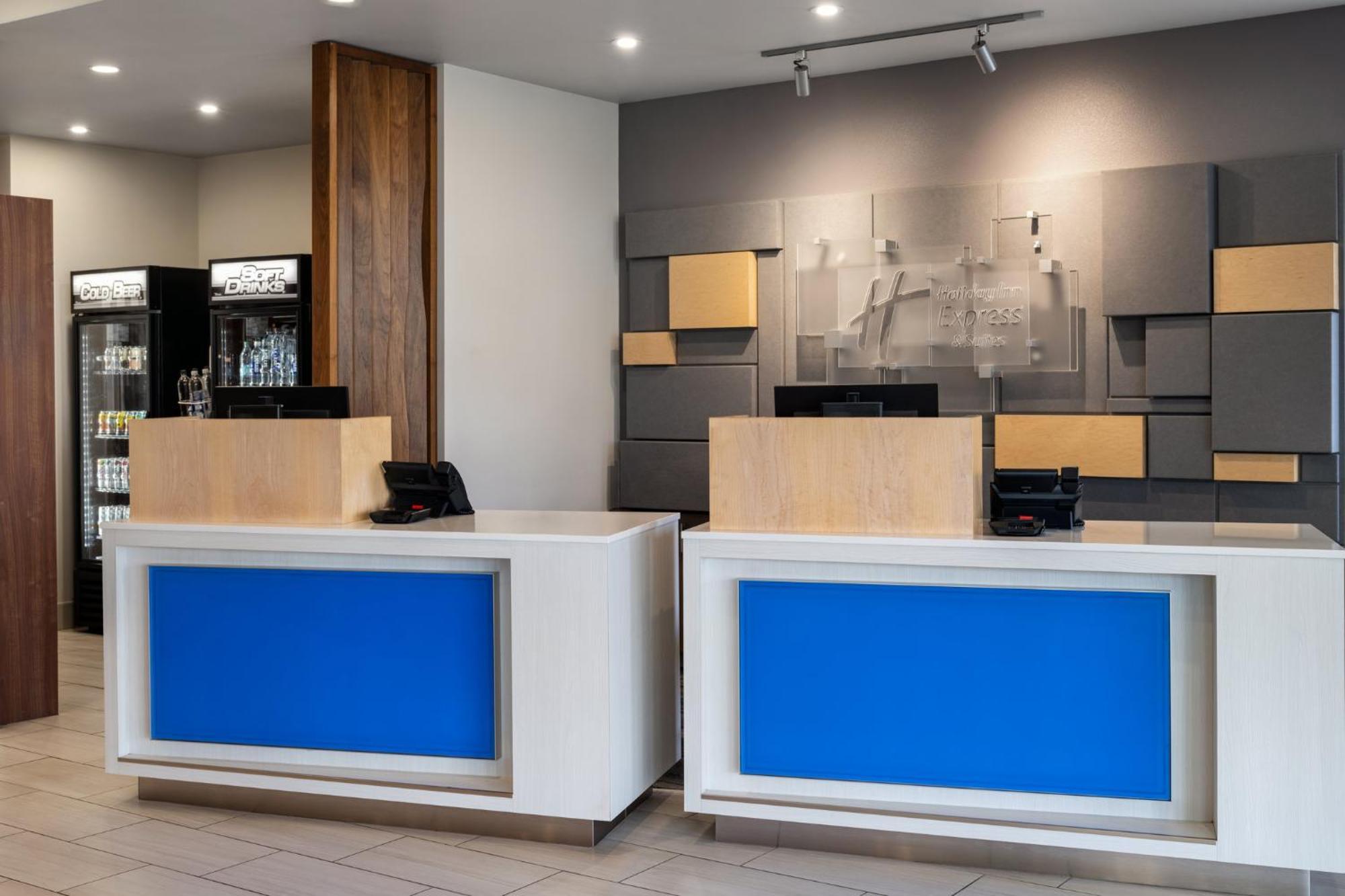 Holiday Inn Express & Suites - Madison West - Middleton By Ihg Exteriör bild