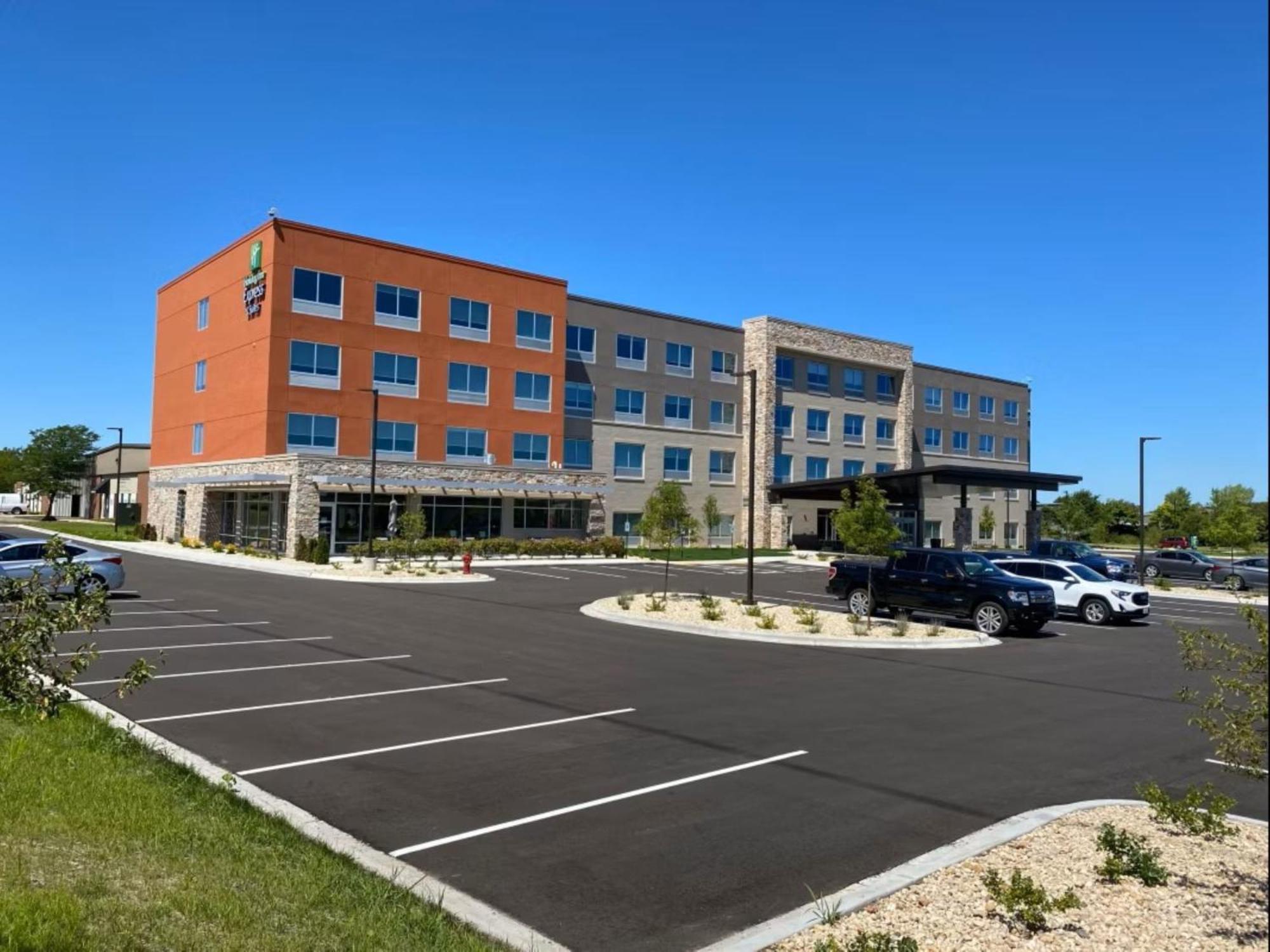 Holiday Inn Express & Suites - Madison West - Middleton By Ihg Exteriör bild