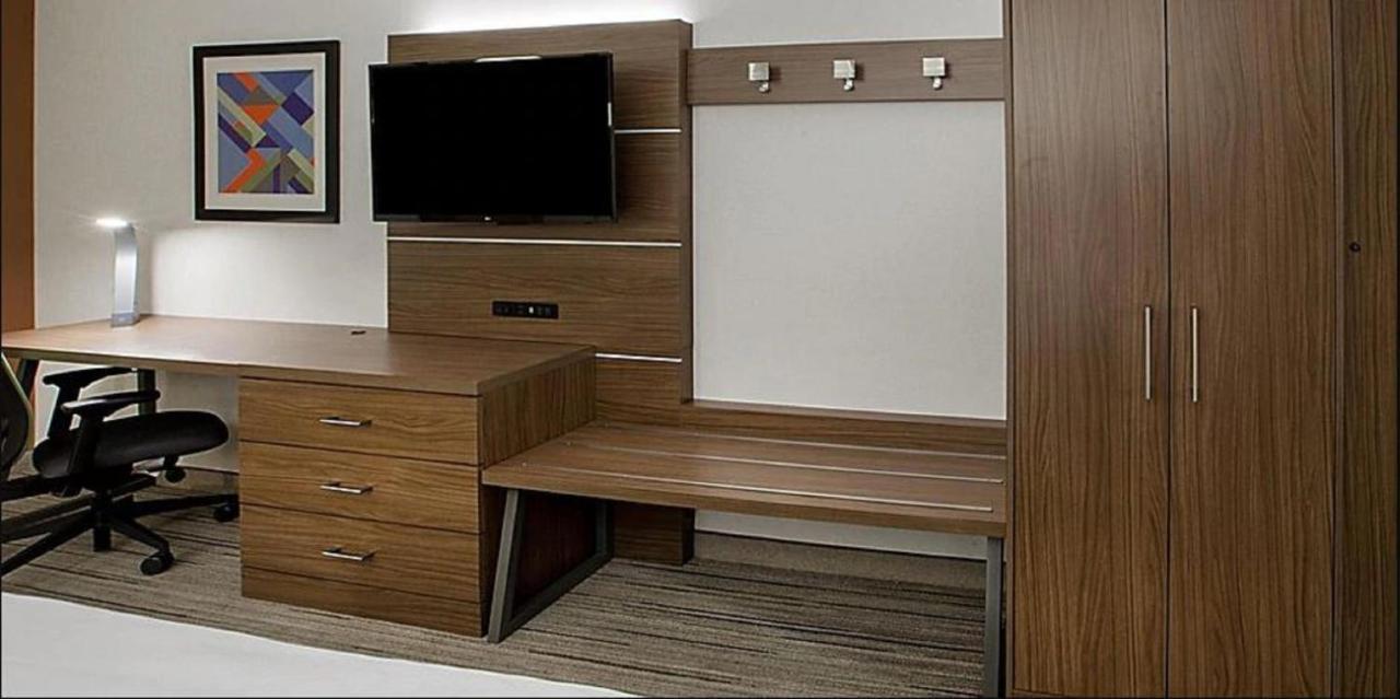 Holiday Inn Express & Suites - Madison West - Middleton By Ihg Exteriör bild