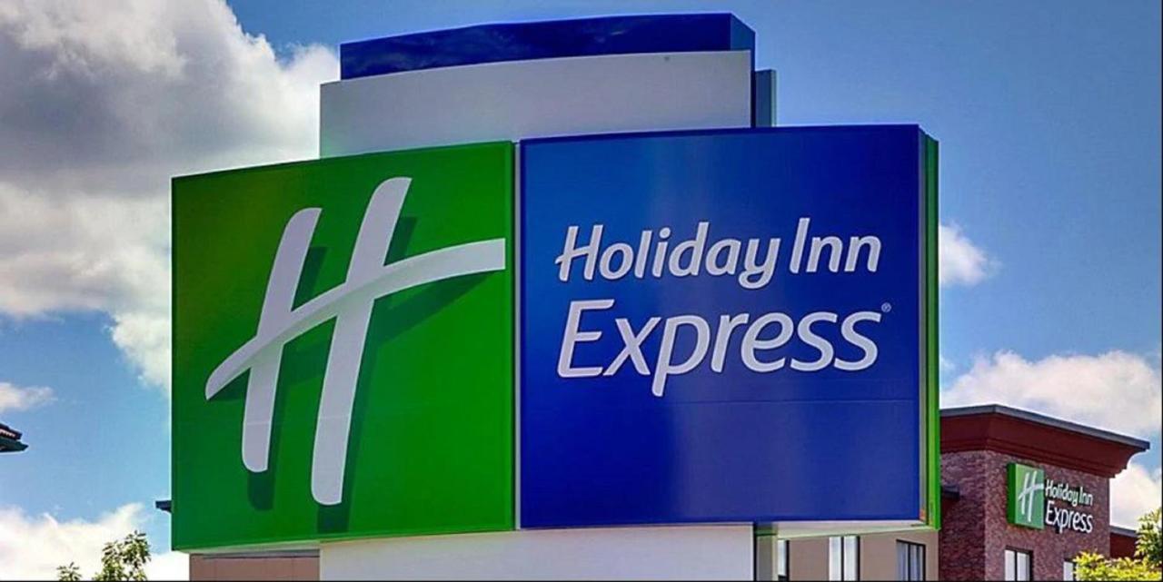 Holiday Inn Express & Suites - Madison West - Middleton By Ihg Exteriör bild